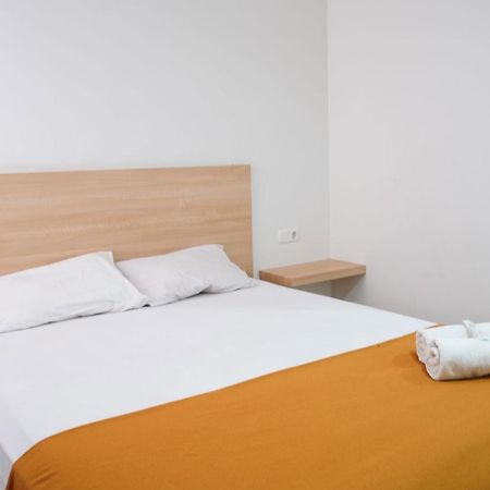 ג'קרטה Urooms Tanah Abang מראה חיצוני תמונה