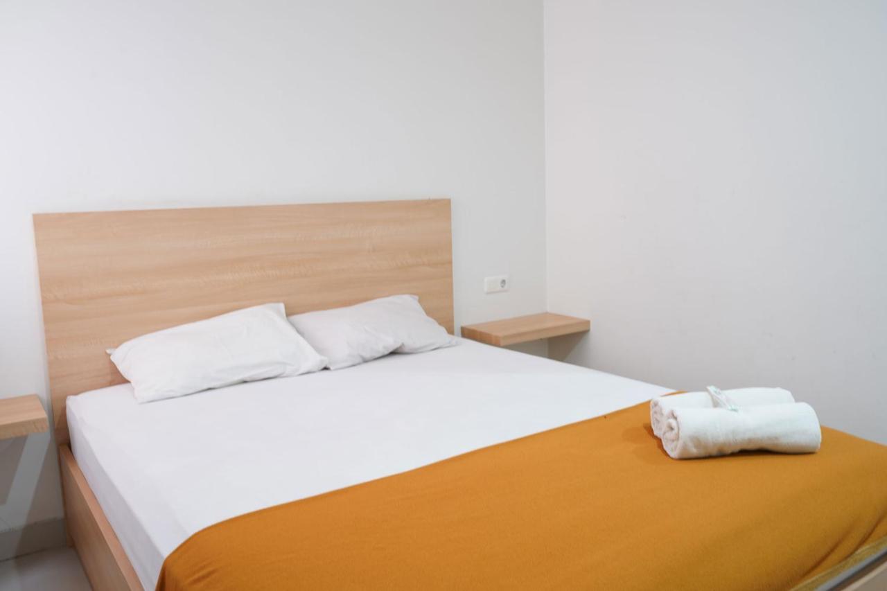 ג'קרטה Urooms Tanah Abang מראה חיצוני תמונה